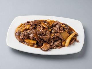 46. Ternera Con Bambú Y Setas Chinas