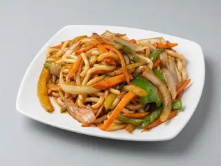 30. Tallarines Fritos Al Estilo Japón