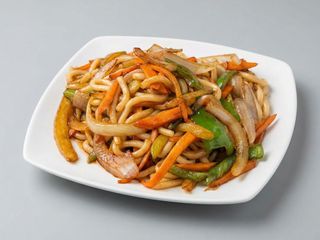 30. Tallarines Fritos Al Estilo Japón