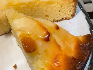 Cuña bizcocho manzana