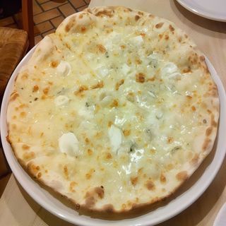 Pizza 4 Quesos (Mediana)