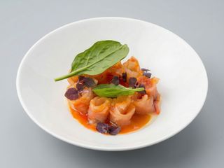 Ensalada de trucha escabechada