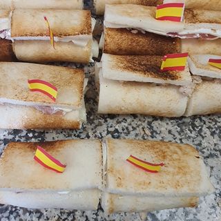 Sándwich Enrollado Vip Ternera