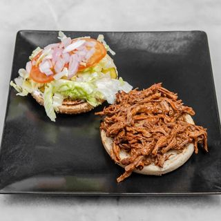 Hamburguesa De Mechada Doble