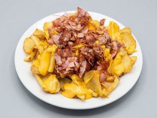 Patatas Con Cheese & Carne Mechada (Mediana)
