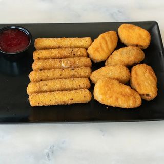 Jalapeños (6 Uds.) Y Palitos De Mozzarella (6 Uds.)