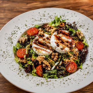 Ensalada De Queso De Cabra