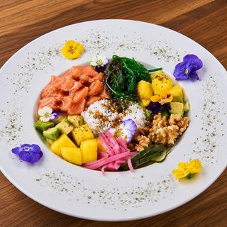 Ensalada Poke Salmón