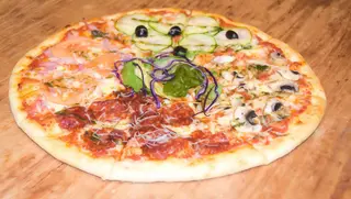 Pizza 4 stagioni (mediana)