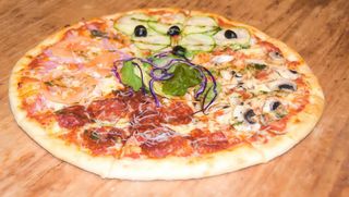 Pizza 4 stagioni (mediana)