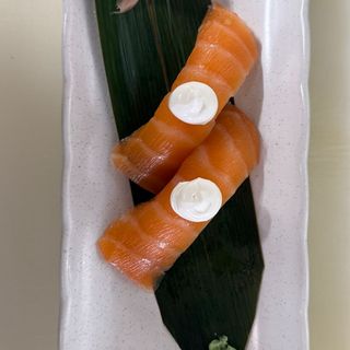 NIGIRIS DE SALMÓN AHUMADO (2PZS)