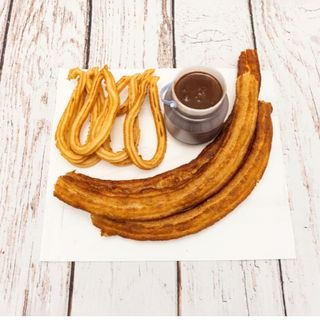 Chocolate De (500 Ml.) + Media Docena De Churros + Porras (3 Uds.)