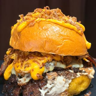 Burger de Marzo: Umami Hit con patatas