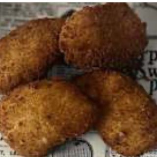 Croquetas caseras de Gorgonzola y uvas pasas. 4ud