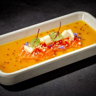 136. Carpaccio salmon pasion (4 Uds.)