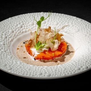 129. Tartar salmon sesamo (1 Uds.)