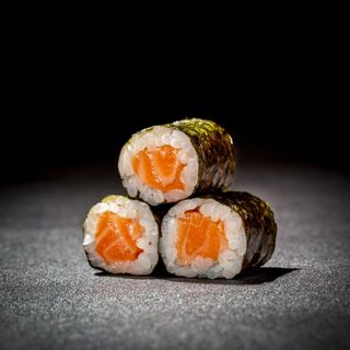 158. Maki salmon (8 Uds.)