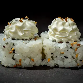 174. Uramaki salmon queso (8 Uds.)