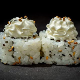 174. Uramaki salmon queso (8 Uds.)