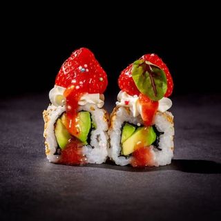 192. Uramaki Fresa (8 Uds.)
