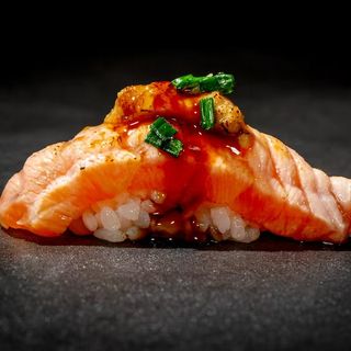 104. Nigiri foie gras (2 Uds.)