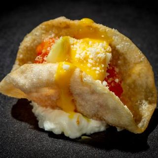 117. Taco de salmon (1 Uds.)