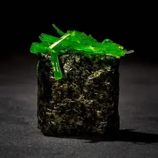 157. Gunkan wakame (2 Uds.)