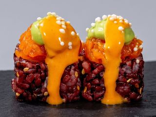 203. Uramaki spicy langostino
