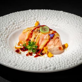 126. Cirashi salmon flambeado (1 Uds.)
