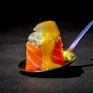 147. Bigne salmon mango (2 Uds.)