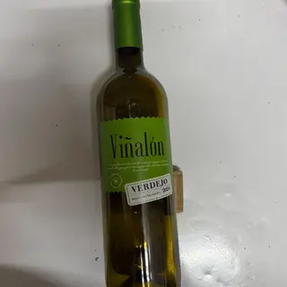 Vino blanco de la casa