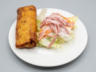 3. Ensalada Con Rollo