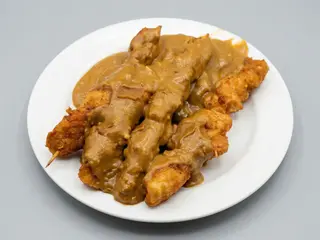 13. Pincho De Pollo Con Saté