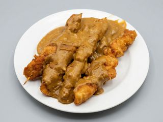 13. Pincho De Pollo Con Saté