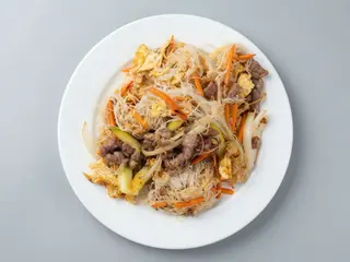 57. Fideos Chinos Fritos Con Ternera
