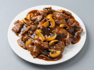 63. Ternera Con Champiñón