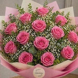 Ramo de docena de rosas rosas