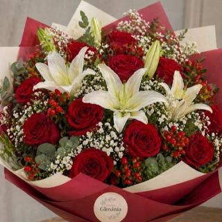 Ramo de rosas rojas y lilium "M"