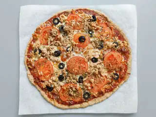 Pizza Tonno Olive (Familiar)