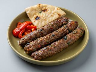 Menú Sheek kebab y arroz o patata y bebida 
