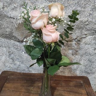 3 Rosas Rosas en Jarrón (Aprox. 45 Cm.)