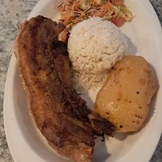 Tapa Colombiana Con Costilla De Cerdo Frita