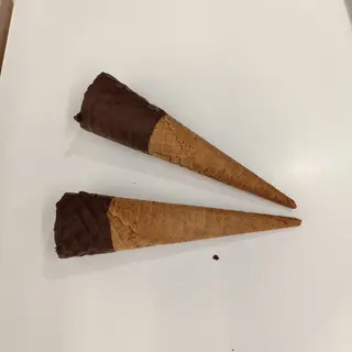 Cucurucho recubierto de Chocolate negro