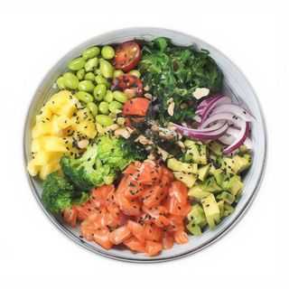 93. Salmón Poke Bowl