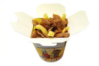 Box kebab con patatas y salsas 