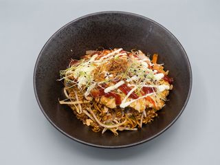 (82) Tallarines plancha con pollo almendrado 