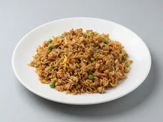 (52)Arroz frito con verduras 