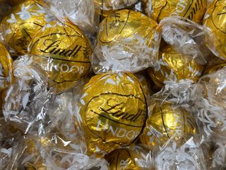 lindor chocolate blanco (aprox. 250gr)