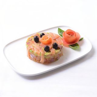 Tartar De Aguacate Con Gambas Y Salmón