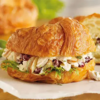 Croissant Tropical